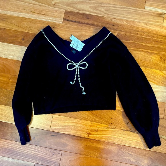 NWT express bow embellished sweater - size XS - black - Picture 3 of 3